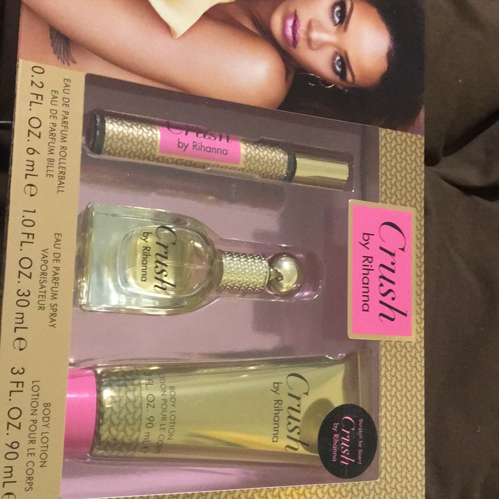 Crush by Rihanna gift set. NIB